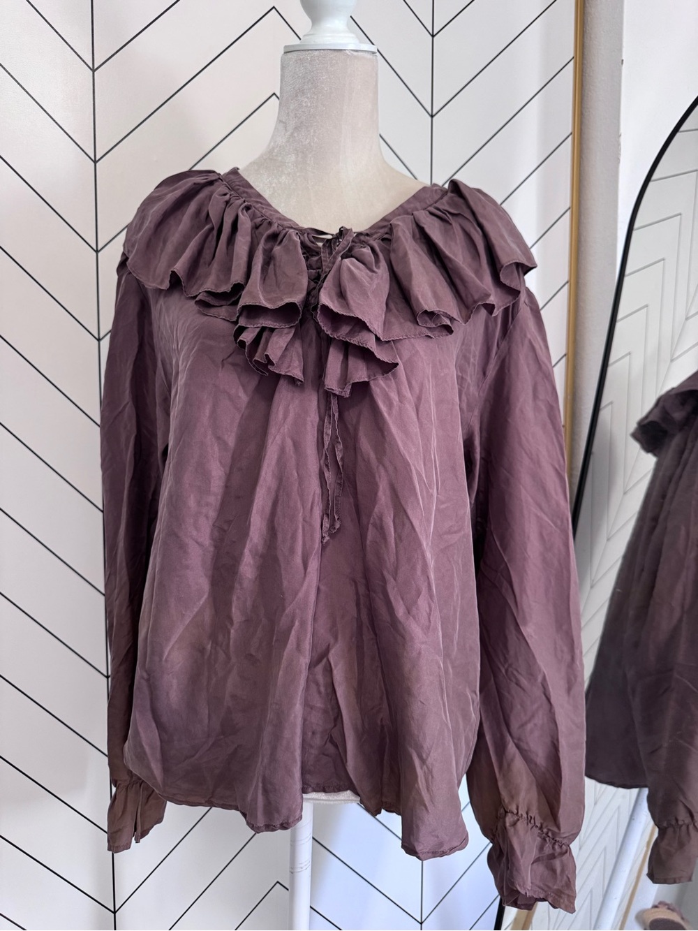 Silk Ruffled V-Neck Long Sleeve Blouse vtg